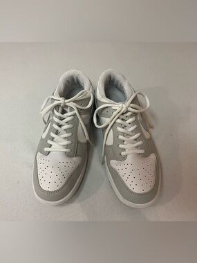 Nike Women’s Low-Top Sneakers in White and Light Grey